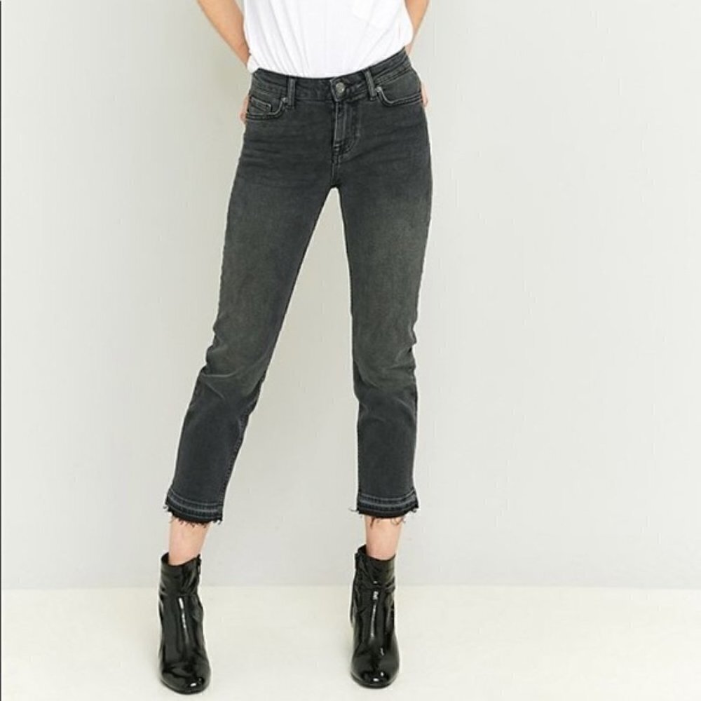 BDG axyl slim raw hem cropped jeans, size 26